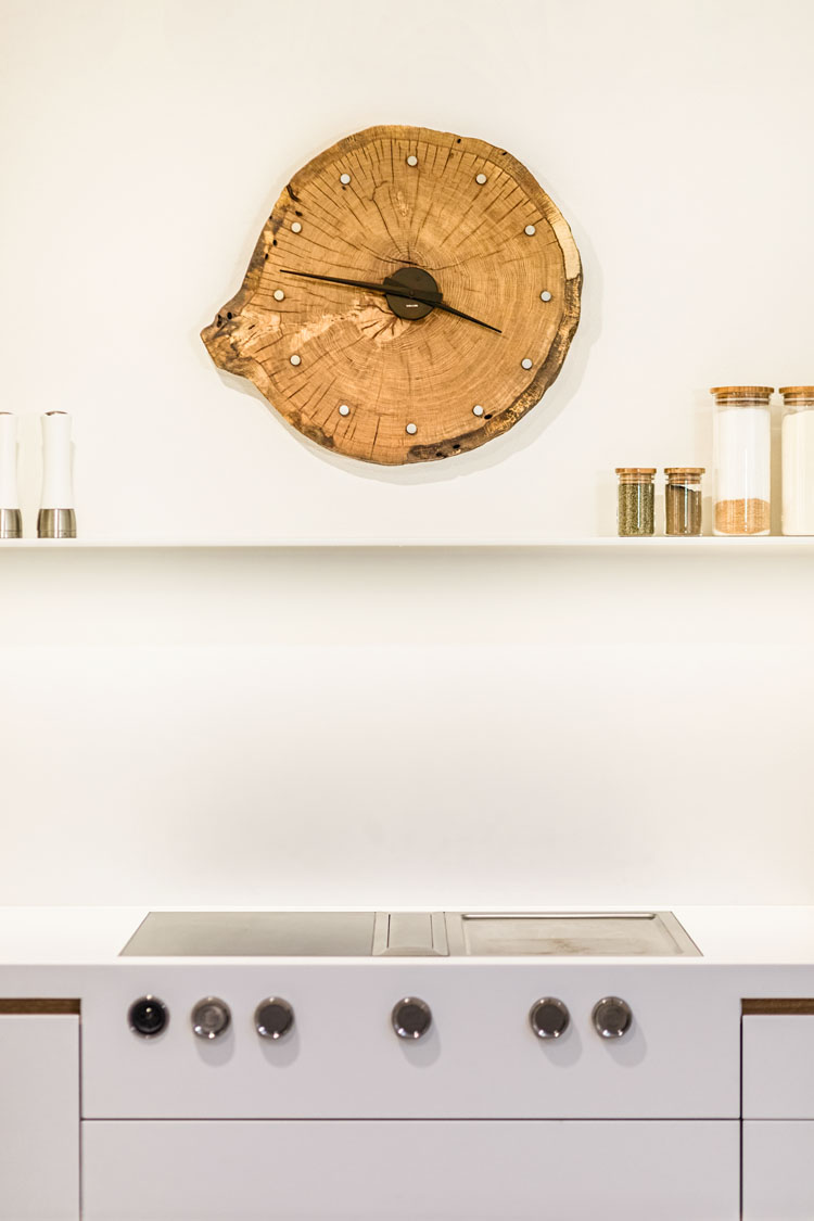 plan 3 kitchens / Maple wood kitchen / Timeless style combination