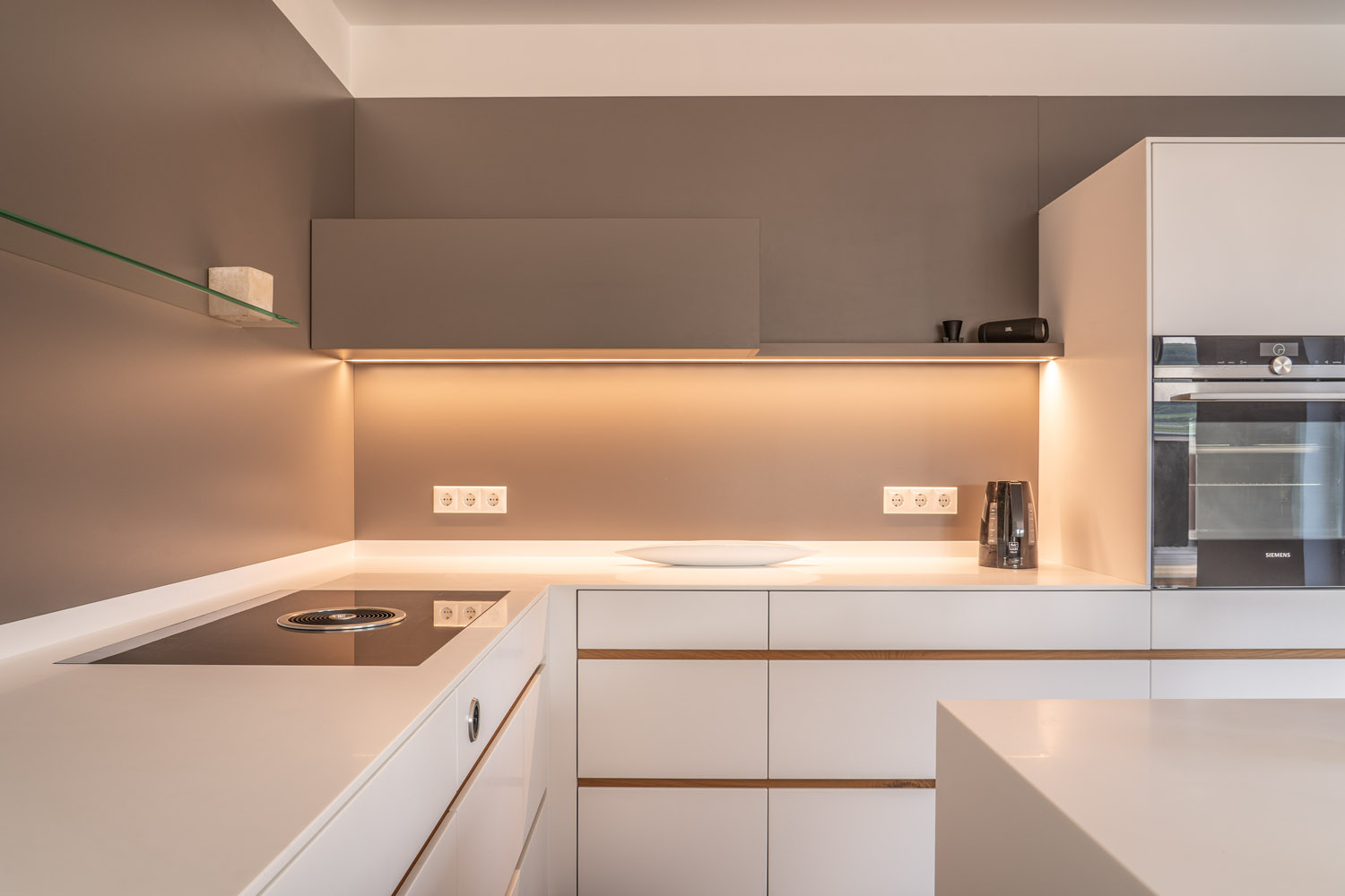plan 3 kitchens / Architektova kuchyně Dipl. Norbert Krähling / Kompaktní kuchyně s ostrůvkem